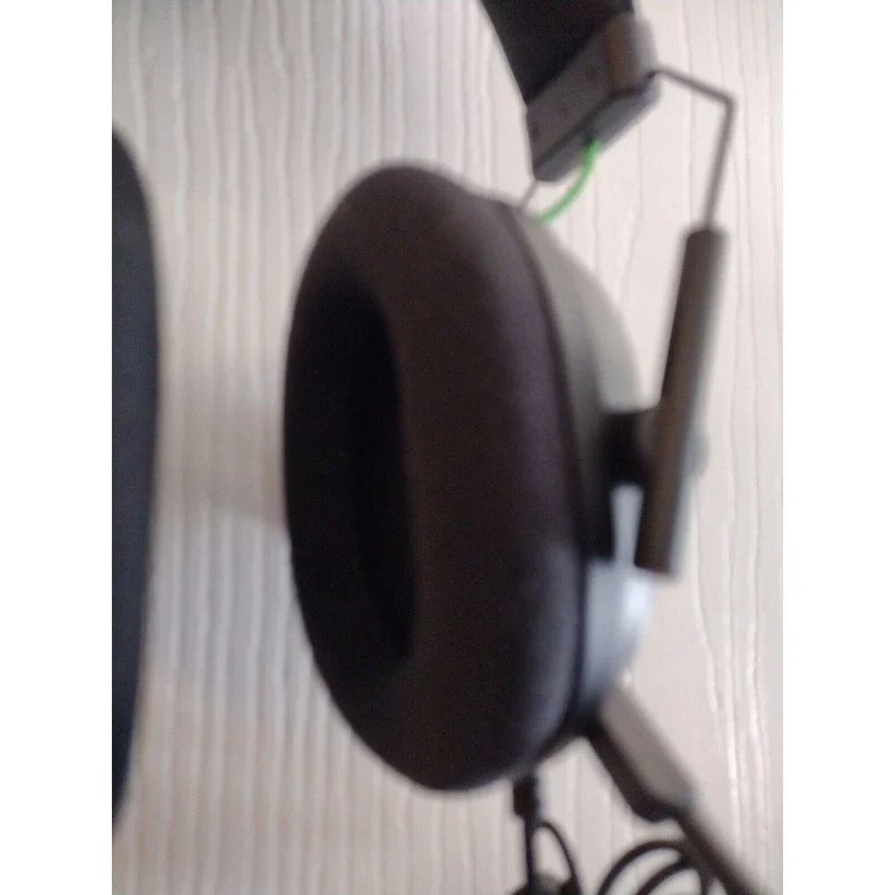 Razer BlackShark V2 Over the Ear Gaming Headset in Perfect Condition.
